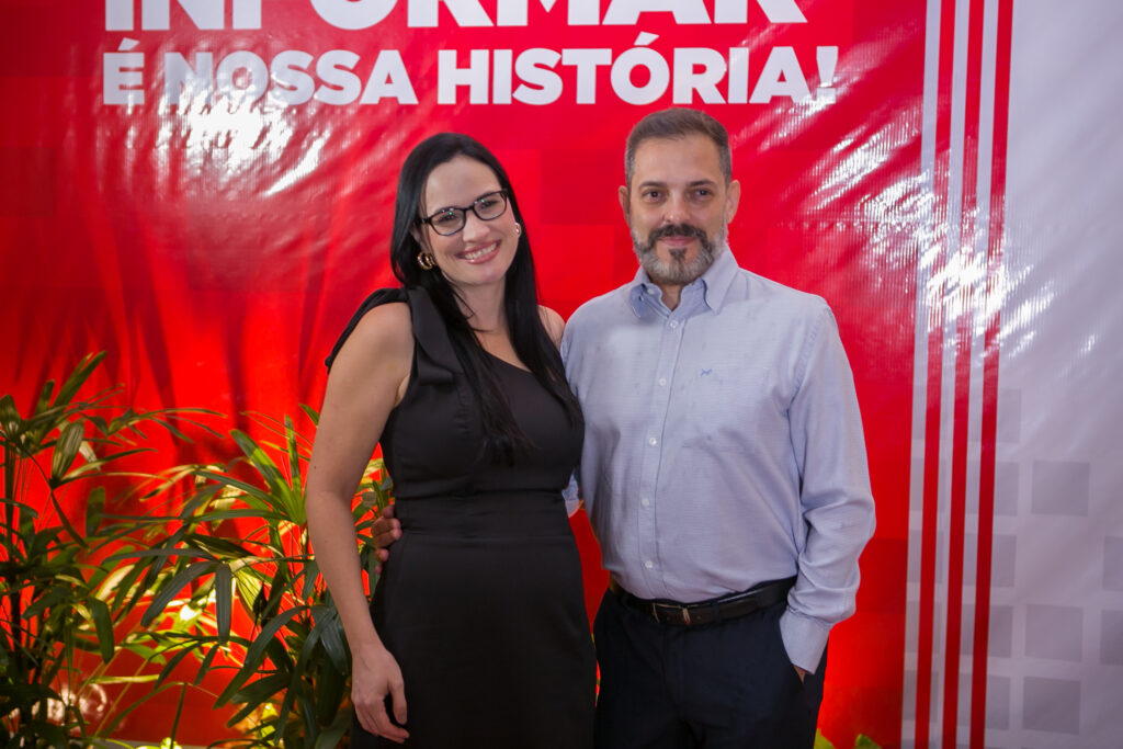 Perfil News celebra 23 anos de história com homenagem a personalidades do setor de celulose Perfil News celebra 23 anos de história com homenagem a personalidades do setor de celulose