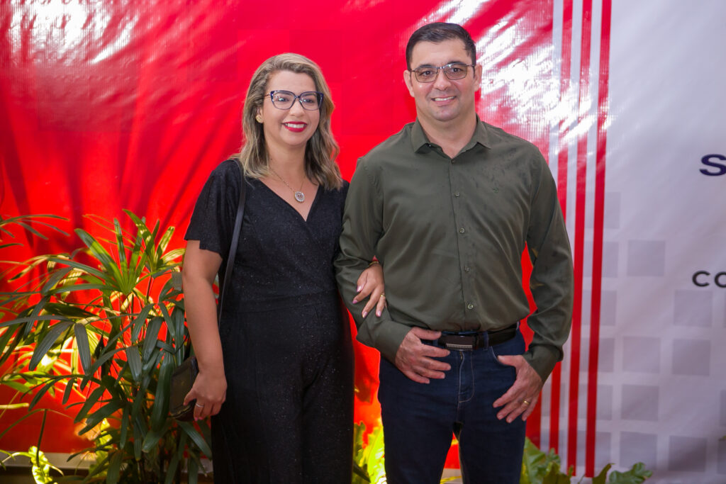 Perfil News celebra 23 anos de história com homenagem a personalidades do setor de celulose Perfil News celebra 23 anos de história com homenagem a personalidades do setor de celulose