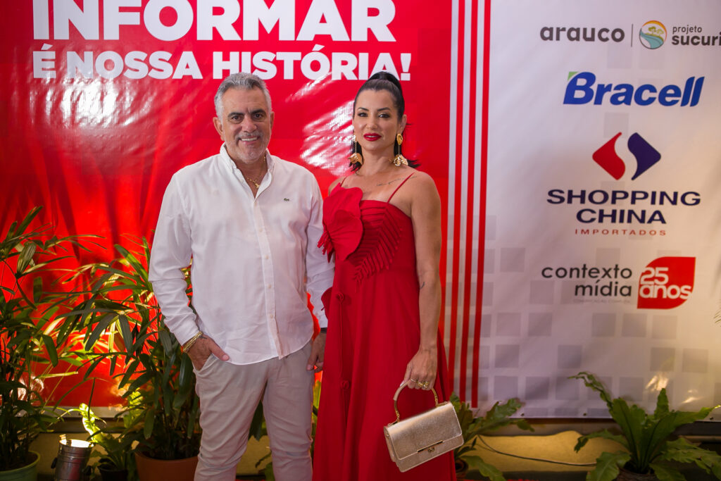 Perfil News celebra 23 anos de história com homenagem a personalidades do setor de celulose Perfil News celebra 23 anos de história com homenagem a personalidades do setor de celulose