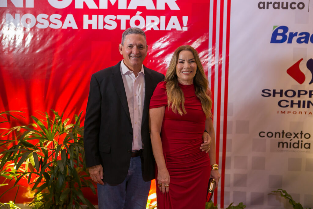 Perfil News celebra 23 anos de história com homenagem a personalidades do setor de celulose Perfil News celebra 23 anos de história com homenagem a personalidades do setor de celulose