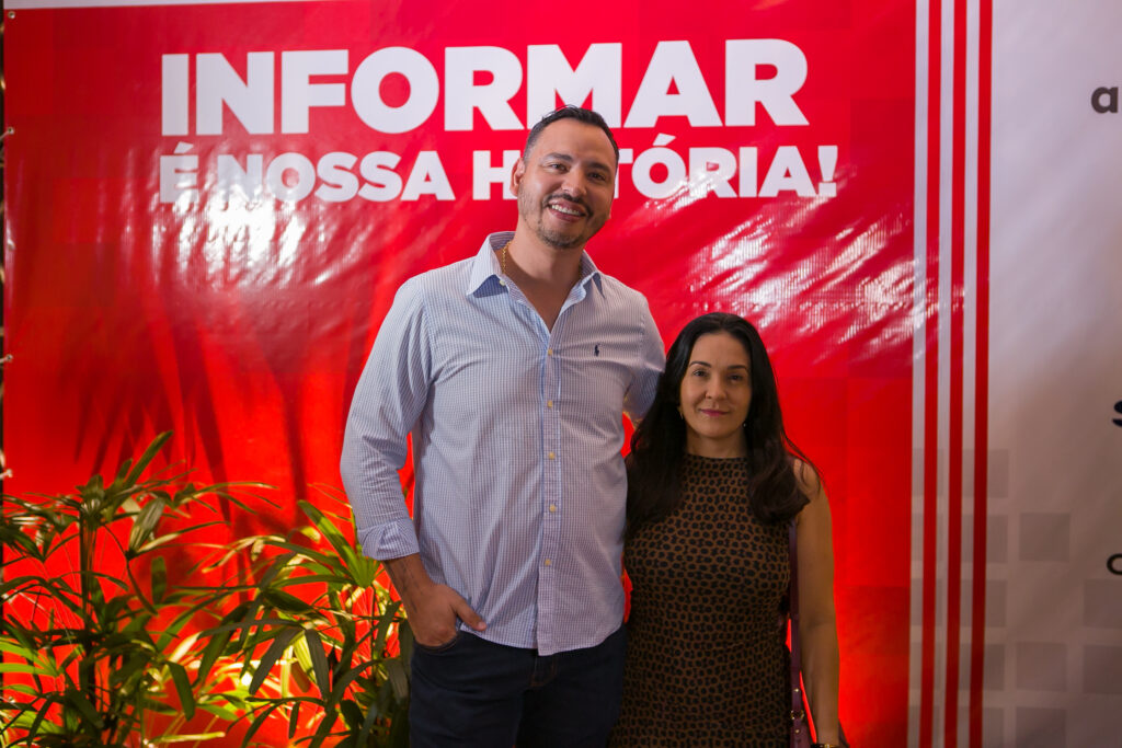 Perfil News celebra 23 anos de história com homenagem a personalidades do setor de celulose Perfil News celebra 23 anos de história com homenagem a personalidades do setor de celulose