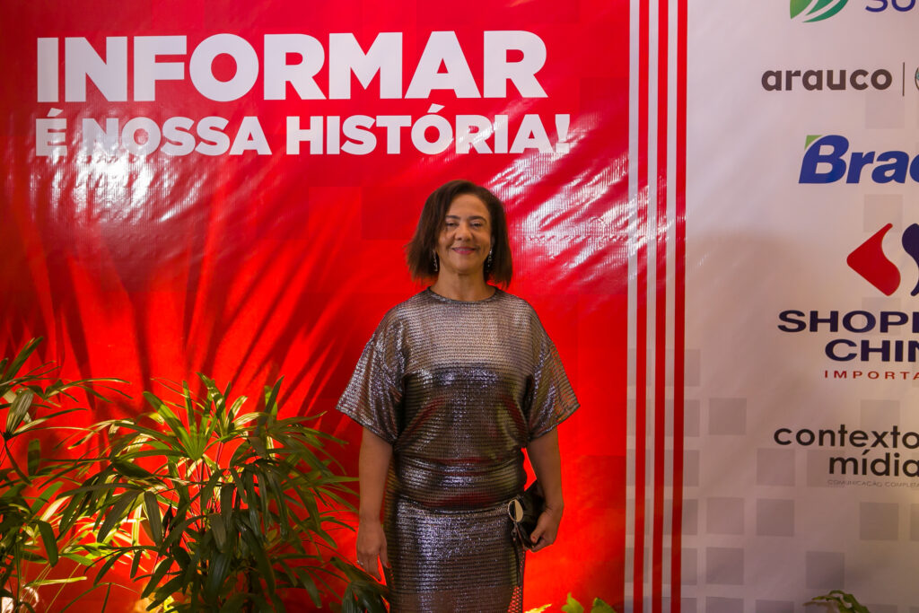 Perfil News celebra 23 anos de história com homenagem a personalidades do setor de celulose Perfil News celebra 23 anos de história com homenagem a personalidades do setor de celulose