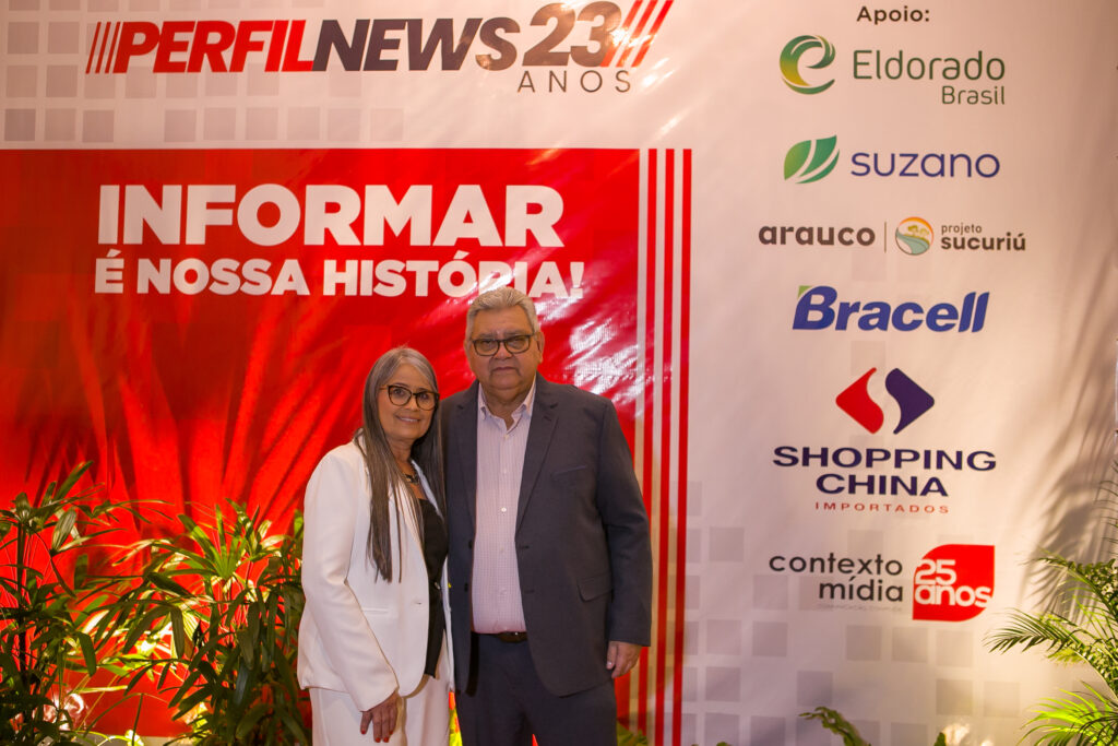 Perfil News celebra 23 anos de história com homenagem a personalidades do setor de celulose Perfil News celebra 23 anos de história com homenagem a personalidades do setor de celulose