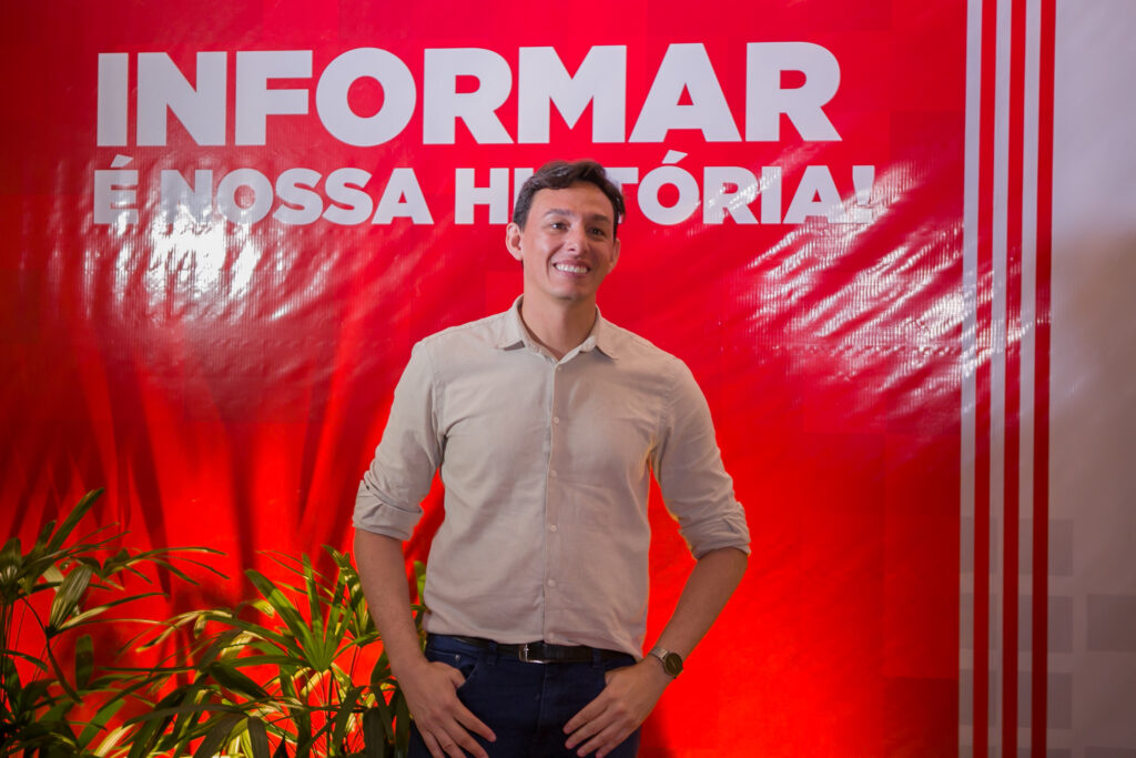 Perfil News celebra 23 anos de história com homenagem a personalidades do setor de celulose Perfil News celebra 23 anos de história com homenagem a personalidades do setor de celulose