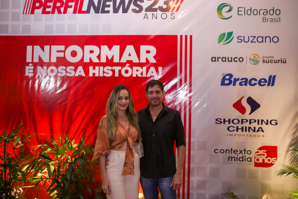 Perfil News celebra 23 anos de história com homenagem a personalidades do setor de celulose Perfil News celebra 23 anos de história com homenagem a personalidades do setor de celulose