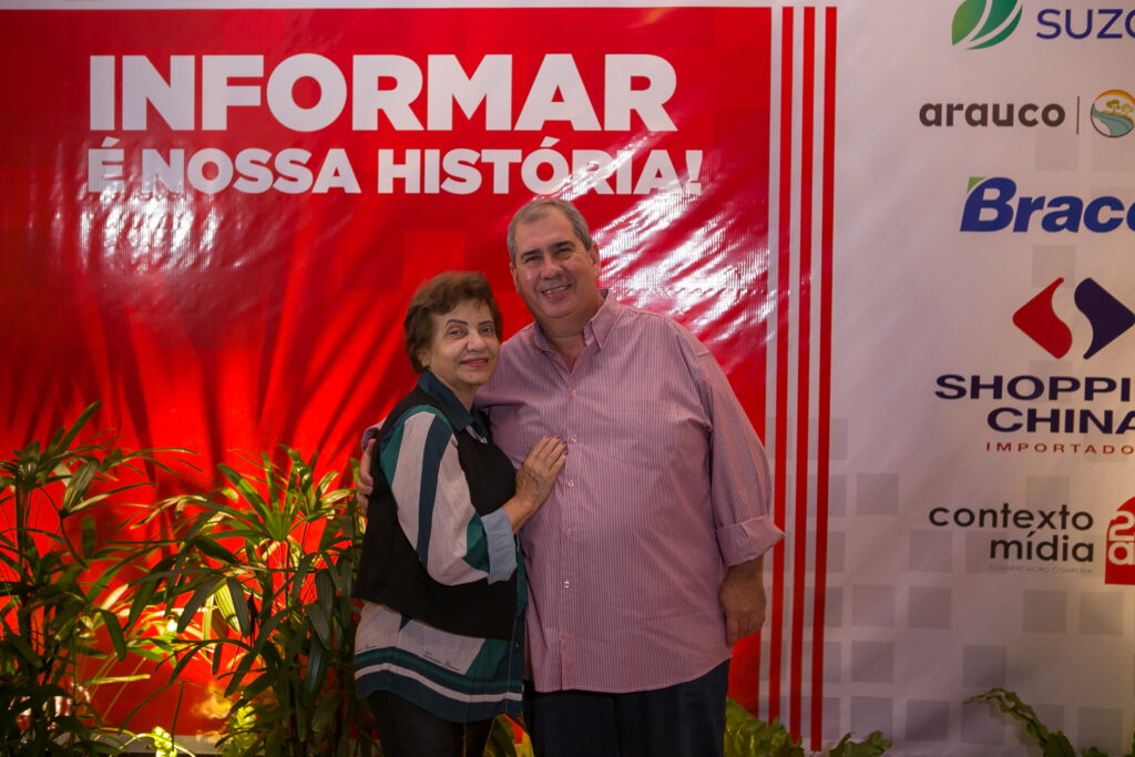 Perfil News celebra 23 anos de história com homenagem a personalidades do setor de celulose Perfil News celebra 23 anos de história com homenagem a personalidades do setor de celulose