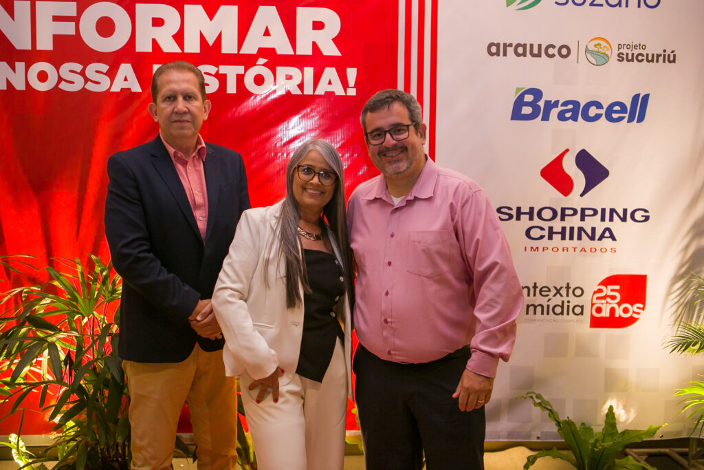 Perfil News celebra 23 anos de história com homenagem a personalidades do setor de celulose Perfil News celebra 23 anos de história com homenagem a personalidades do setor de celulose