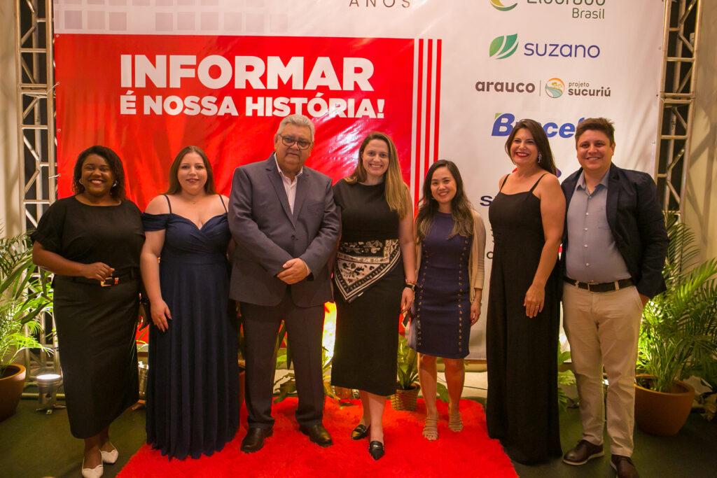 Perfil News celebra 23 anos de história com homenagem a personalidades do setor de celulose Perfil News celebra 23 anos de história com homenagem a personalidades do setor de celulose