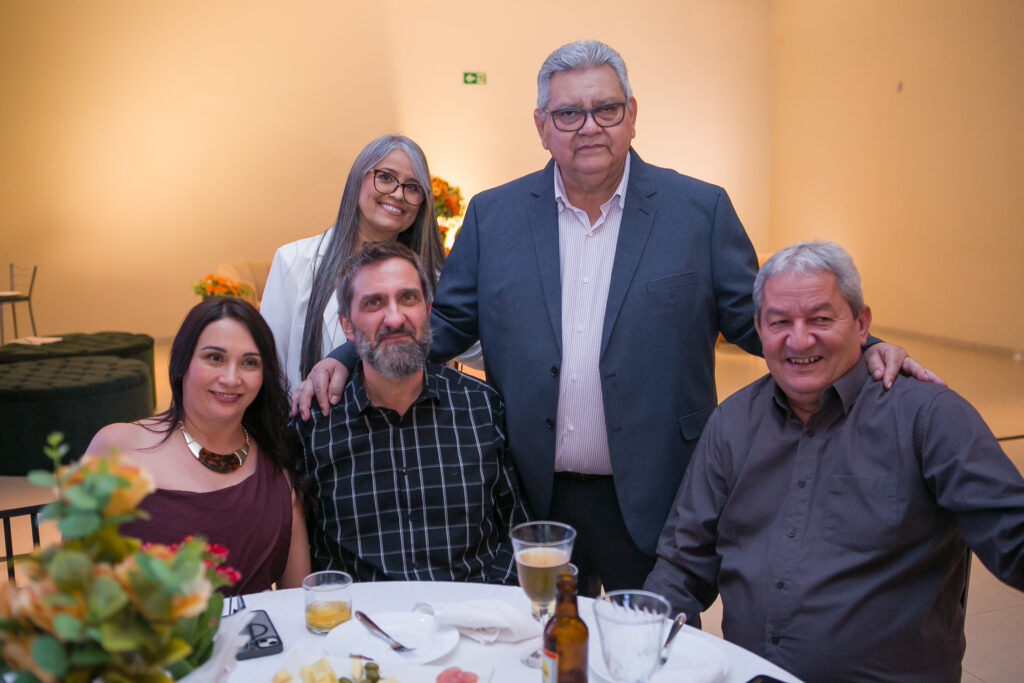 Perfil News celebra 23 anos de história com homenagem a personalidades do setor de celulose Perfil News celebra 23 anos de história com homenagem a personalidades do setor de celulose