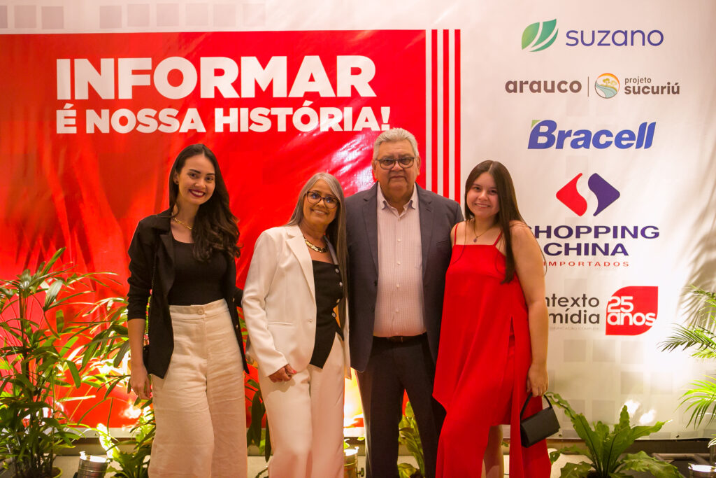 Perfil News celebra 23 anos de história com homenagem a personalidades do setor de celulose Perfil News celebra 23 anos de história com homenagem a personalidades do setor de celulose