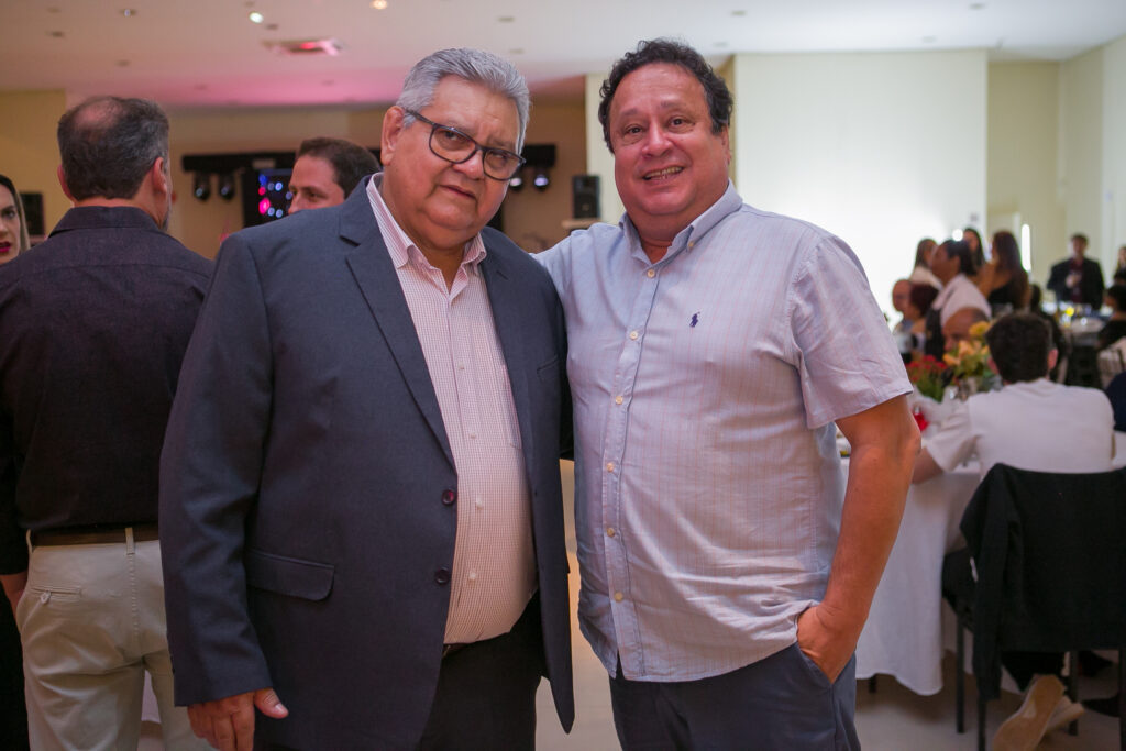 Perfil News celebra 23 anos de história com homenagem a personalidades do setor de celulose Perfil News celebra 23 anos de história com homenagem a personalidades do setor de celulose