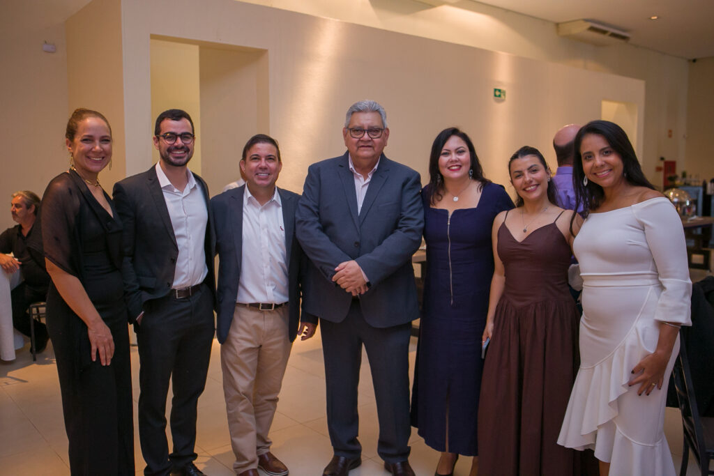 Perfil News celebra 23 anos de história com homenagem a personalidades do setor de celulose Perfil News celebra 23 anos de história com homenagem a personalidades do setor de celulose