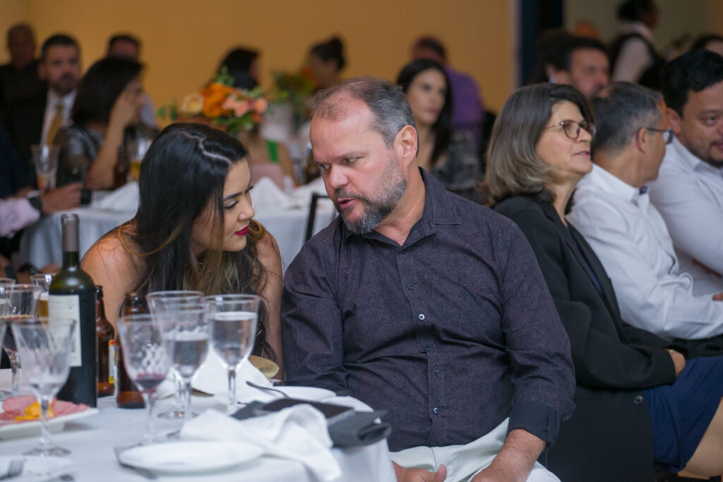 Perfil News celebra 23 anos de história com homenagem a personalidades do setor de celulose Perfil News celebra 23 anos de história com homenagem a personalidades do setor de celulose