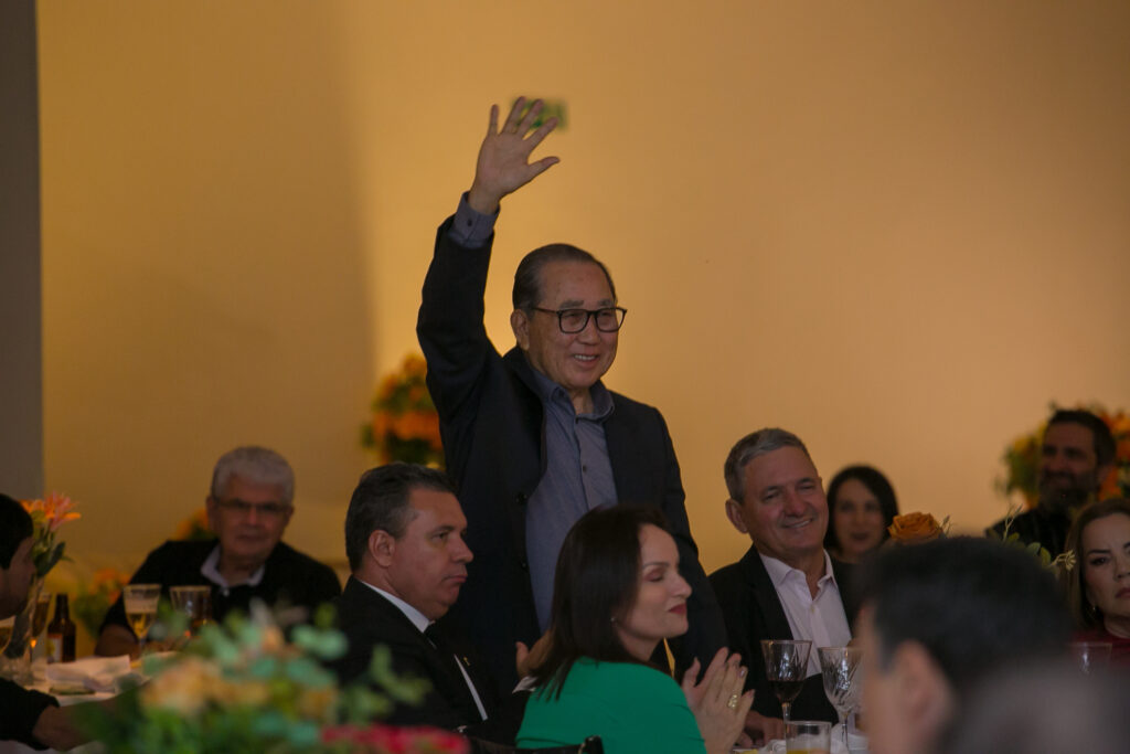 Perfil News celebra 23 anos de história com homenagem a personalidades do setor de celulose Perfil News celebra 23 anos de história com homenagem a personalidades do setor de celulose