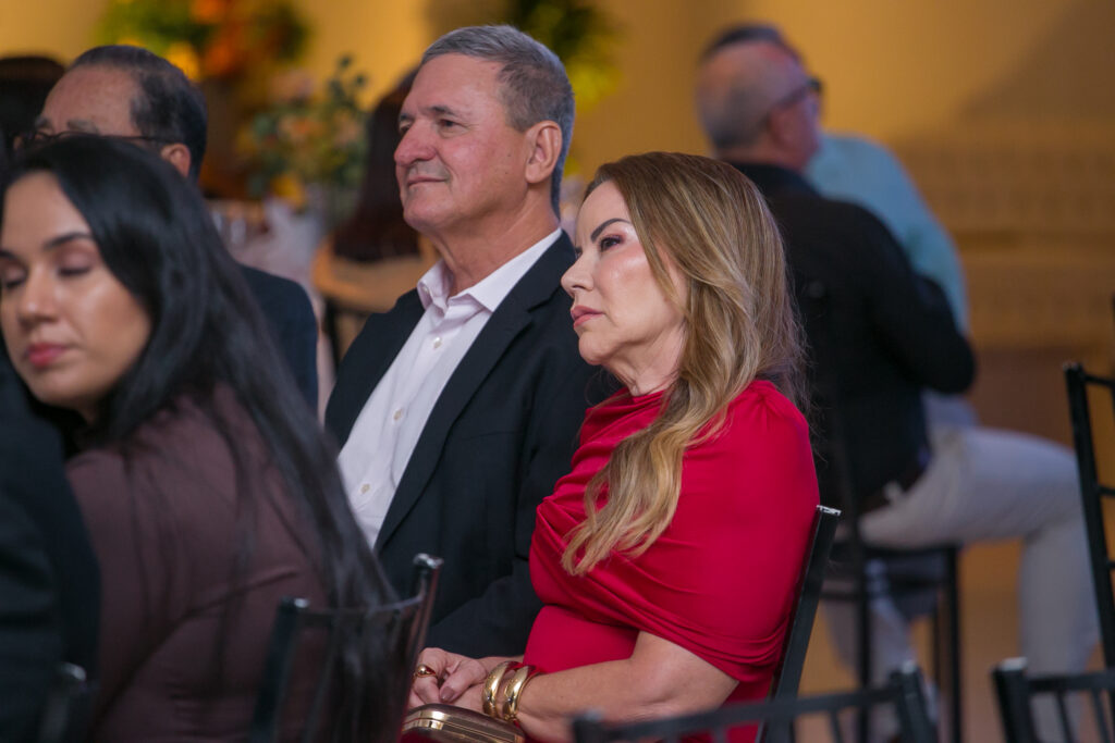 Perfil News celebra 23 anos de história com homenagem a personalidades do setor de celulose Perfil News celebra 23 anos de história com homenagem a personalidades do setor de celulose