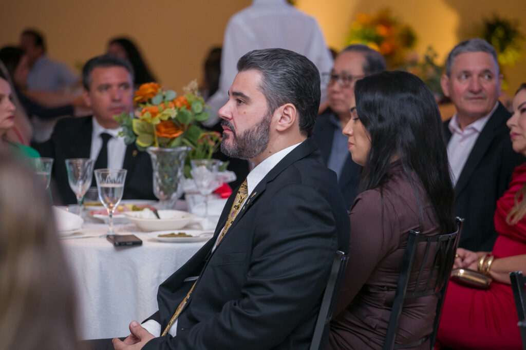 Perfil News celebra 23 anos de história com homenagem a personalidades do setor de celulose Perfil News celebra 23 anos de história com homenagem a personalidades do setor de celulose