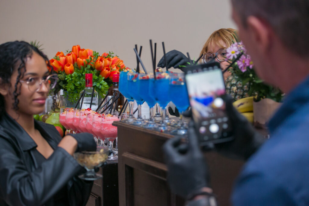 Perfil News celebra 23 anos de história com homenagem a personalidades do setor de celulose Perfil News celebra 23 anos de história com homenagem a personalidades do setor de celulose