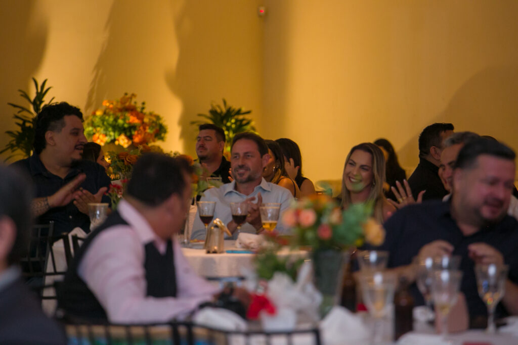 Perfil News celebra 23 anos de história com homenagem a personalidades do setor de celulose Perfil News celebra 23 anos de história com homenagem a personalidades do setor de celulose