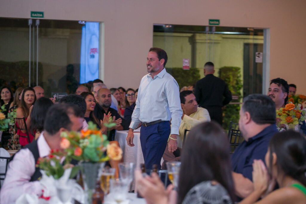 Perfil News celebra 23 anos de história com homenagem a personalidades do setor de celulose Perfil News celebra 23 anos de história com homenagem a personalidades do setor de celulose