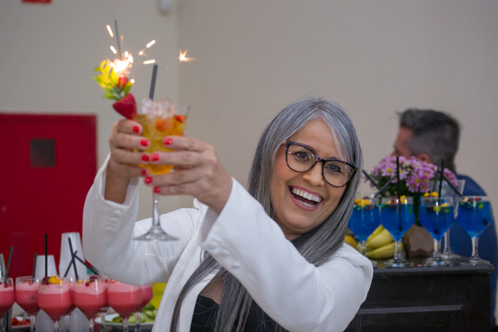 Perfil News celebra 23 anos de história com homenagem a personalidades do setor de celulose Perfil News celebra 23 anos de história com homenagem a personalidades do setor de celulose