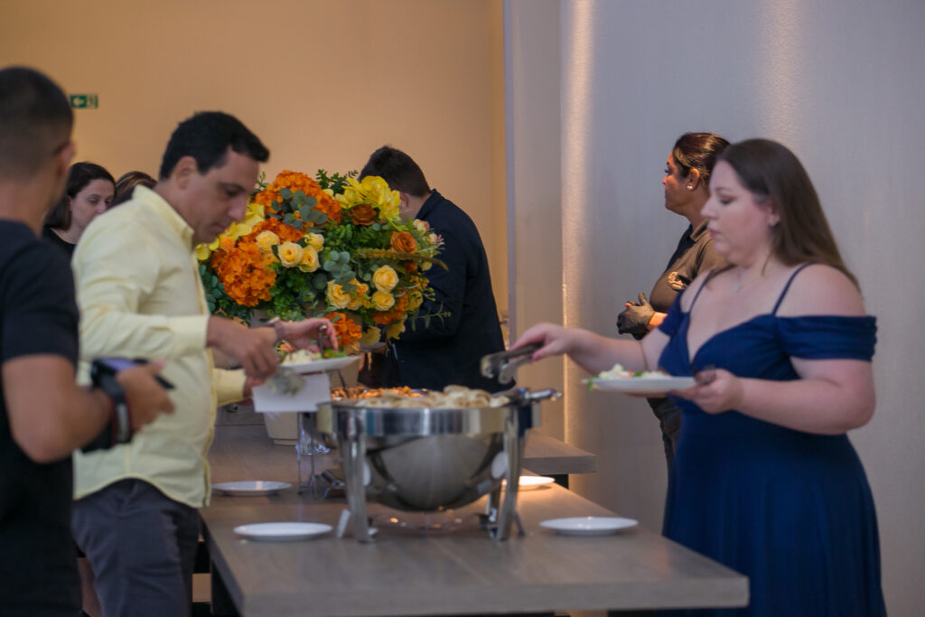 Perfil News celebra 23 anos de história com homenagem a personalidades do setor de celulose Perfil News celebra 23 anos de história com homenagem a personalidades do setor de celulose