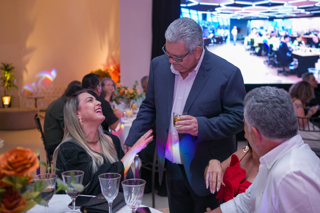 Perfil News celebra 23 anos de história com homenagem a personalidades do setor de celulose Perfil News celebra 23 anos de história com homenagem a personalidades do setor de celulose