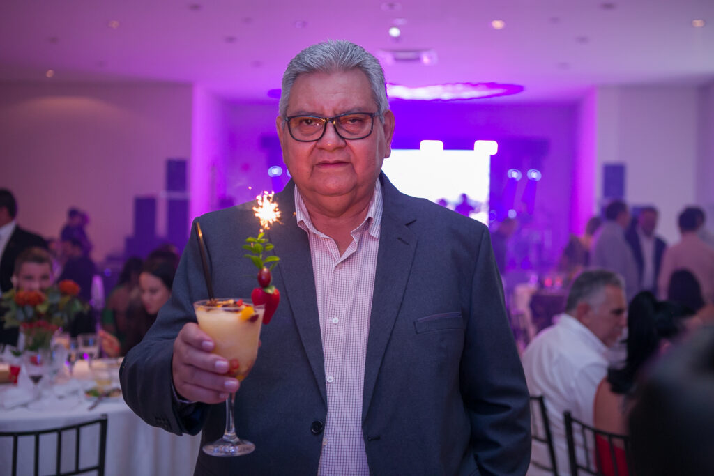 Perfil News celebra 23 anos de história com homenagem a personalidades do setor de celulose Perfil News celebra 23 anos de história com homenagem a personalidades do setor de celulose