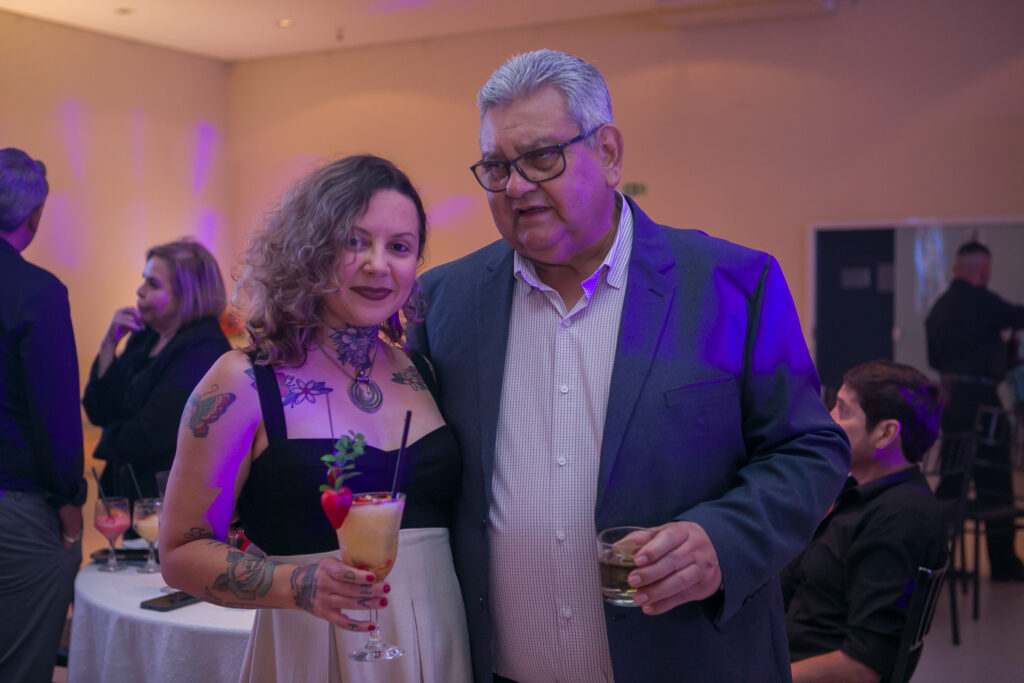 Perfil News celebra 23 anos de história com homenagem a personalidades do setor de celulose Perfil News celebra 23 anos de história com homenagem a personalidades do setor de celulose