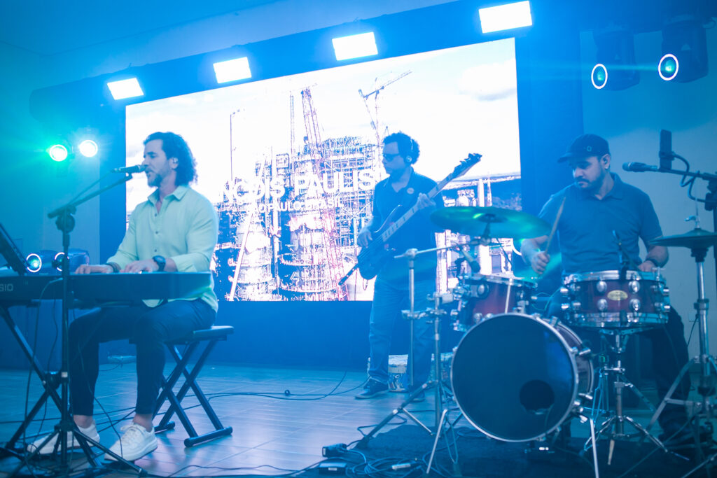 Perfil News celebra 23 anos de história com homenagem a personalidades do setor de celulose Perfil News celebra 23 anos de história com homenagem a personalidades do setor de celulose