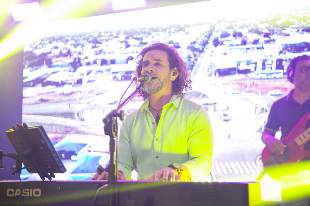 Perfil News celebra 23 anos de história com homenagem a personalidades do setor de celulose Perfil News celebra 23 anos de história com homenagem a personalidades do setor de celulose