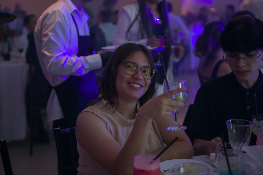 Perfil News celebra 23 anos de história com homenagem a personalidades do setor de celulose Perfil News celebra 23 anos de história com homenagem a personalidades do setor de celulose