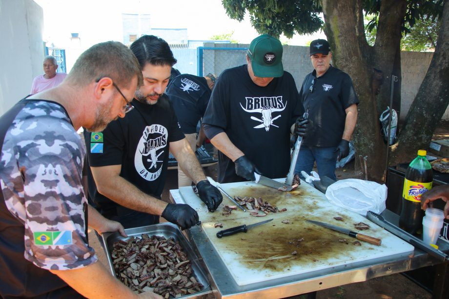 Churrasco anima participantes do Serviço de Convivência e Fortalecimento de Vínculos “Tia Nega” Churrasco anima participantes do Serviço de Convivência e Fortalecimento de Vínculos “Tia Nega”