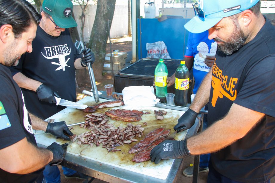 Churrasco anima participantes do Serviço de Convivência e Fortalecimento de Vínculos “Tia Nega” Churrasco anima participantes do Serviço de Convivência e Fortalecimento de Vínculos “Tia Nega”