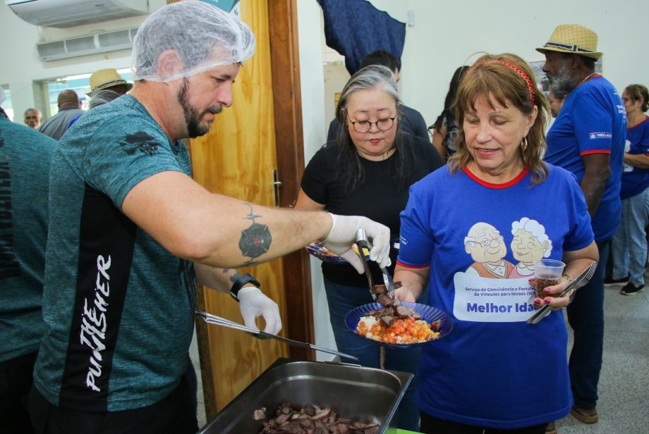 Churrasco anima participantes do Serviço de Convivência e Fortalecimento de Vínculos “Tia Nega” Churrasco anima participantes do Serviço de Convivência e Fortalecimento de Vínculos “Tia Nega”