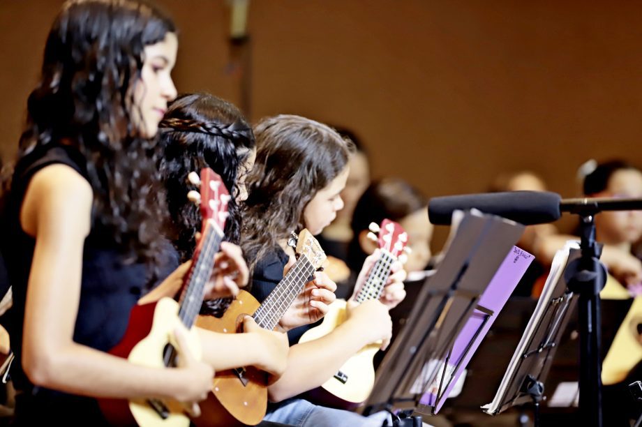 “Todos em Cena” celebrou a música e uniu gerações em Três Lagoas “Todos em Cena” celebrou a música e uniu gerações em Três Lagoas