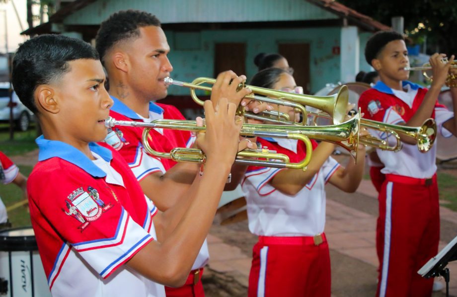 Prefeito Dr. Cassiano Maia visita Bandas Cristo Redentor e parabeniza integrantes pelas conquistas no Campeonato Brasileiro da LBF