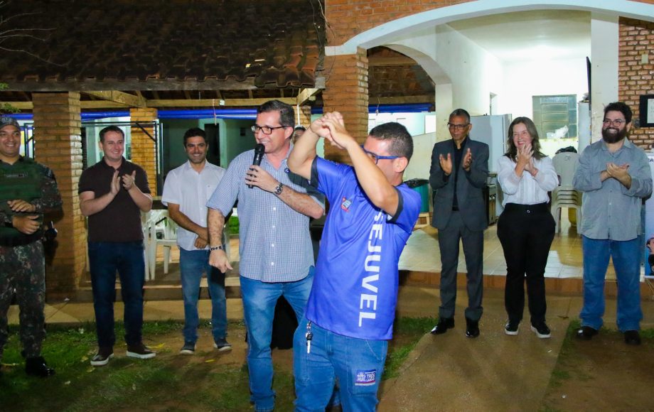 Prefeito Dr. Cassiano Maia visita Bandas Cristo Redentor e parabeniza integrantes pelas conquistas no Campeonato Brasileiro da LBF