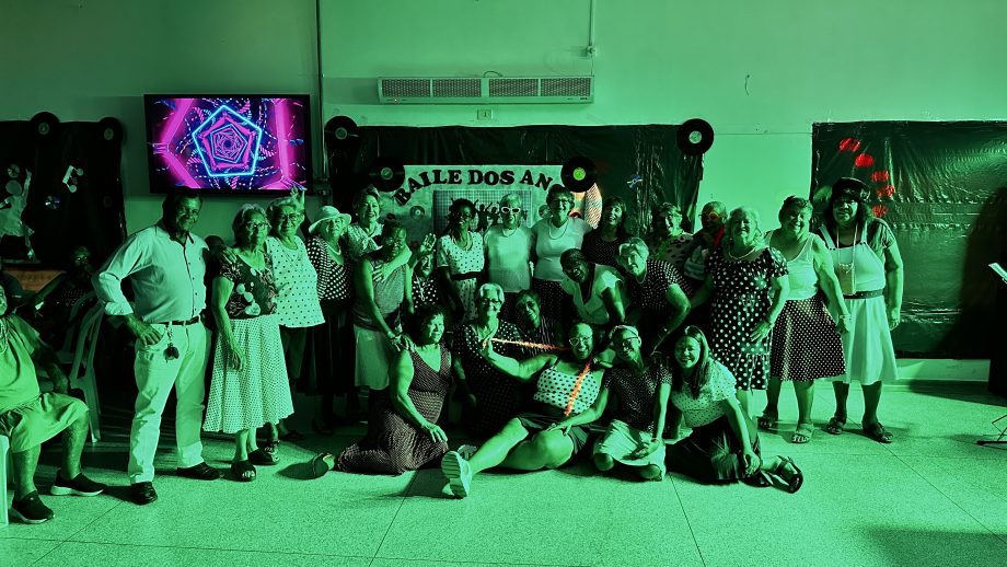 Festa dos Anos 70 anima participantes do Serviço de Convivência e Fortalecimento de Vínculos “Tia Nega” Festa dos Anos 70 anima participantes do Serviço de Convivência e Fortalecimento de Vínculos “Tia Nega”