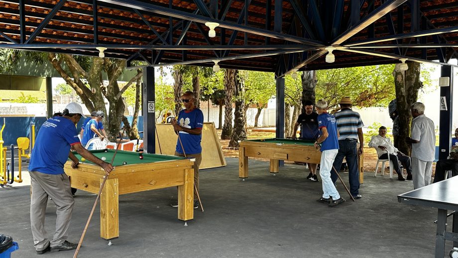 Festa dos Anos 70 anima participantes do Serviço de Convivência e Fortalecimento de Vínculos “Tia Nega” Festa dos Anos 70 anima participantes do Serviço de Convivência e Fortalecimento de Vínculos “Tia Nega”