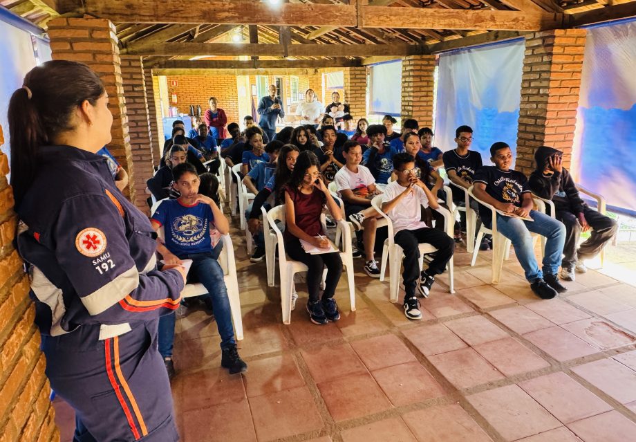 Projeto Samuzinho retoma atividades com visitas aos Serviços de Convivência da SMAS Projeto Samuzinho retoma atividades com visitas aos Serviços de Convivência da SMAS