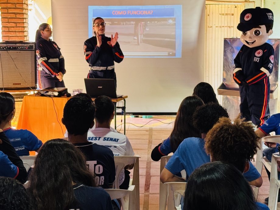 Projeto Samuzinho retoma atividades com visitas aos Serviços de Convivência da SMAS Projeto Samuzinho retoma atividades com visitas aos Serviços de Convivência da SMAS