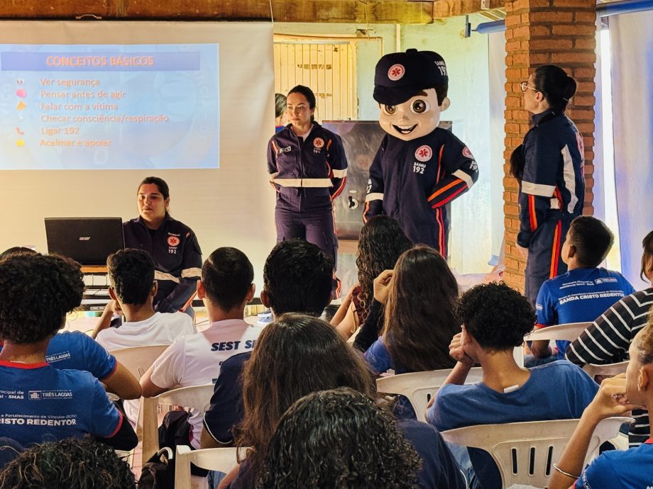 Projeto Samuzinho retoma atividades com visitas aos Serviços de Convivência da SMAS Projeto Samuzinho retoma atividades com visitas aos Serviços de Convivência da SMAS