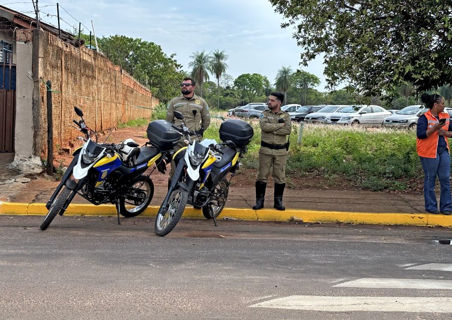 Mesmo com chuva, mais de 15 mil pessoas participam das celebrações do Dia de Finados em Três Lagoas Mesmo com chuva, mais de 15 mil pessoas participam das celebrações do Dia de Finados em Três Lagoas