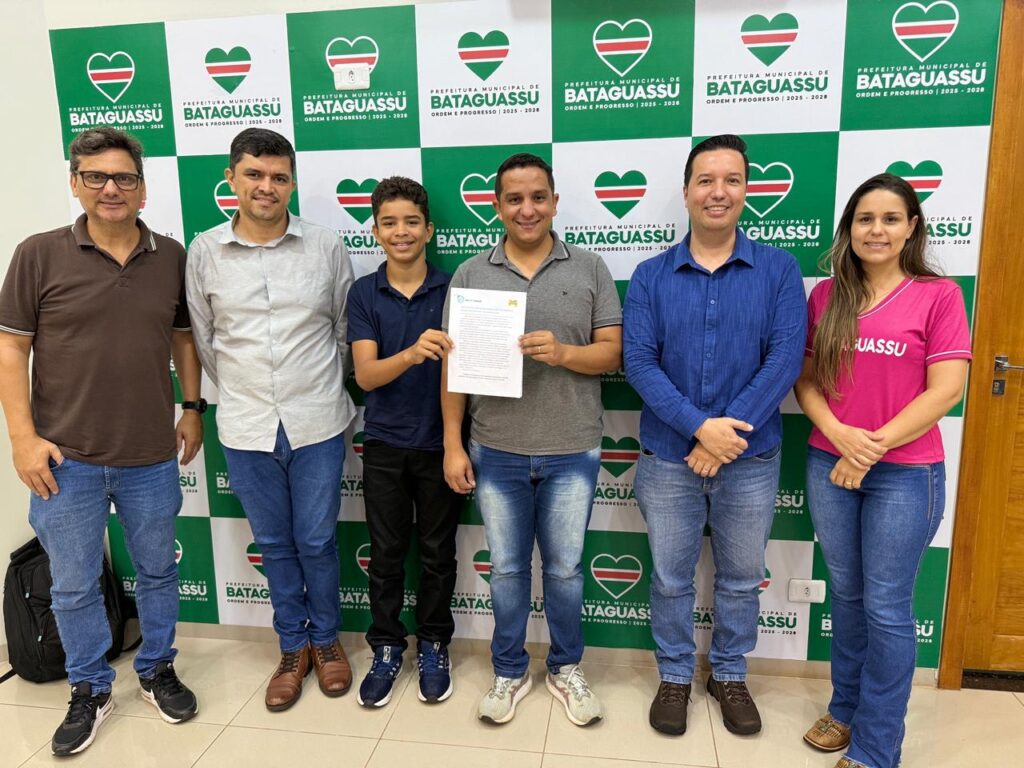 Jovem bataguassuense entrega Manifesto Ambiental em defesa dos rios Paraná e Pardo