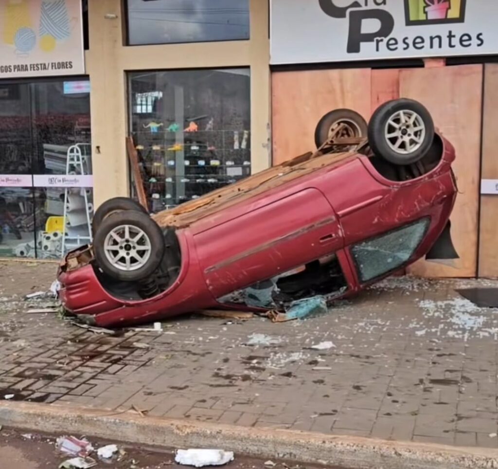 Terror e Esperança: Tornado devasta o interior do Paraná e deixa rastro de morte e destruição Terror e Esperança: Tornado devasta o interior do Paraná e deixa rastro de morte e destruição