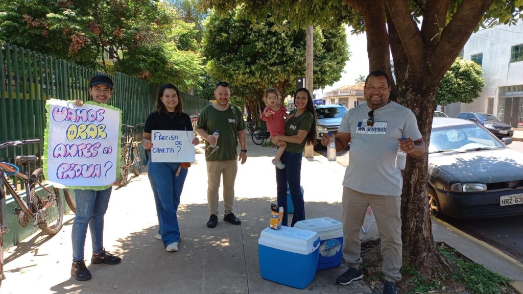 Fé e acolhimento no Enem: Igreja do Nazareno leva conforto aos estudantes em Três Lagoas Fé e acolhimento no Enem: Igreja do Nazareno leva conforto aos estudantes em Três Lagoas