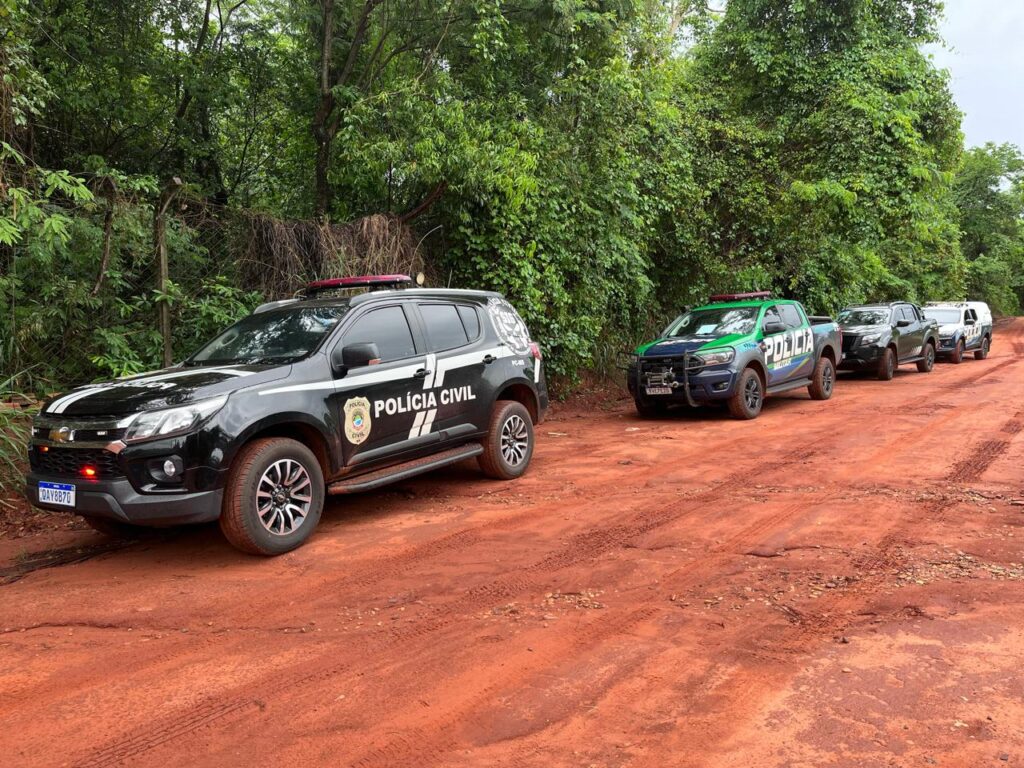 Cinco pessoas são presas e armas de fogo, munições e drogas são apreendidas durante 'Operação' em Três Lagoas e Araçatuba Cinco pessoas são presas e armas de fogo, munições e drogas são apreendidas durante 'Operação' em Três Lagoas e Araçatuba