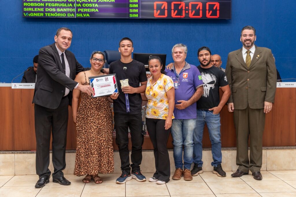 Vereadores aprovam homenagens para personalidades do esporte de TL