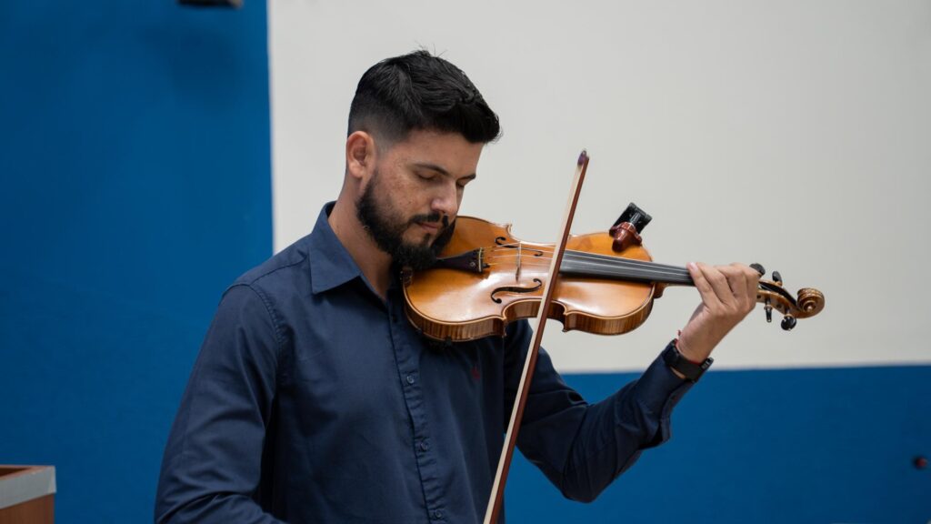 Solenidade na Câmara reconhece o trabalho de diversos profissionais Solenidade na Câmara reconhece o trabalho de diversos profissionais