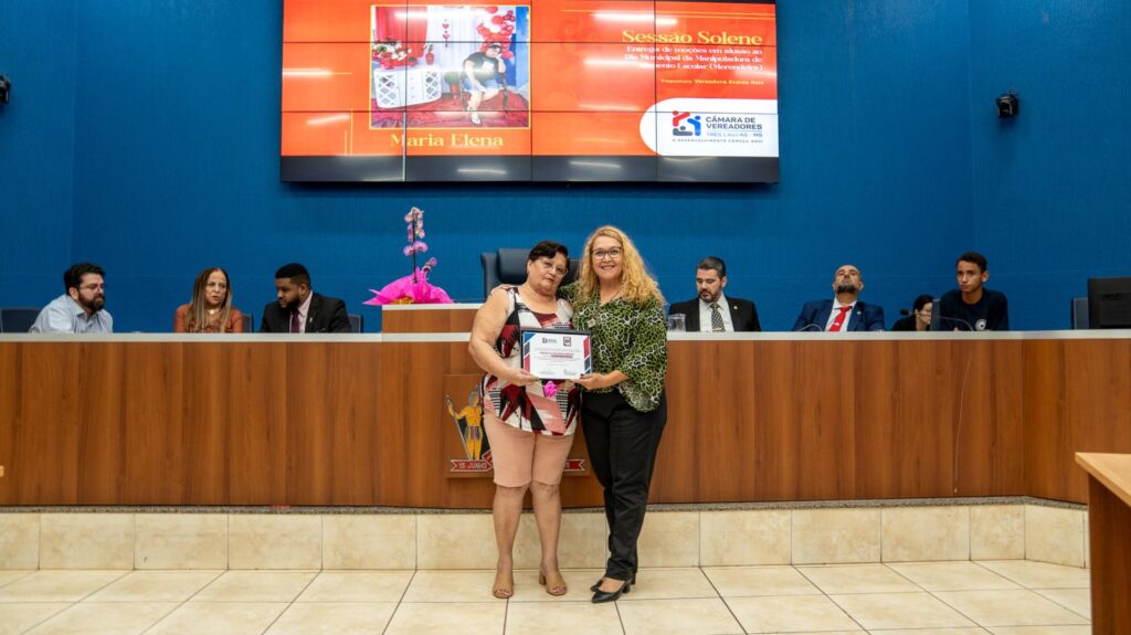 Vereadores de Três Lagoas homenageiam merendeiras que atuam em escolas, CEIs e projetos sociais Vereadores de Três Lagoas homenageiam merendeiras que atuam em escolas, CEIs e projetos sociais